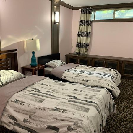 Spacious Burnaby Guest Home מראה חיצוני תמונה