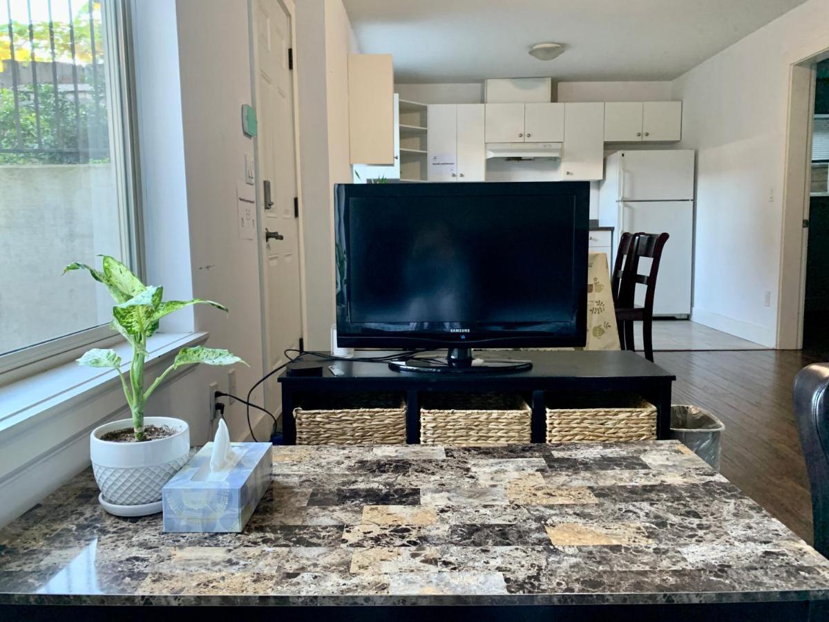 Spacious Burnaby Guest Home מראה חיצוני תמונה