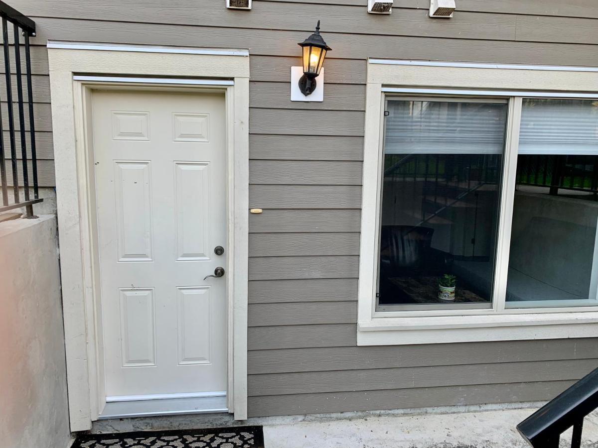 Spacious Burnaby Guest Home מראה חיצוני תמונה