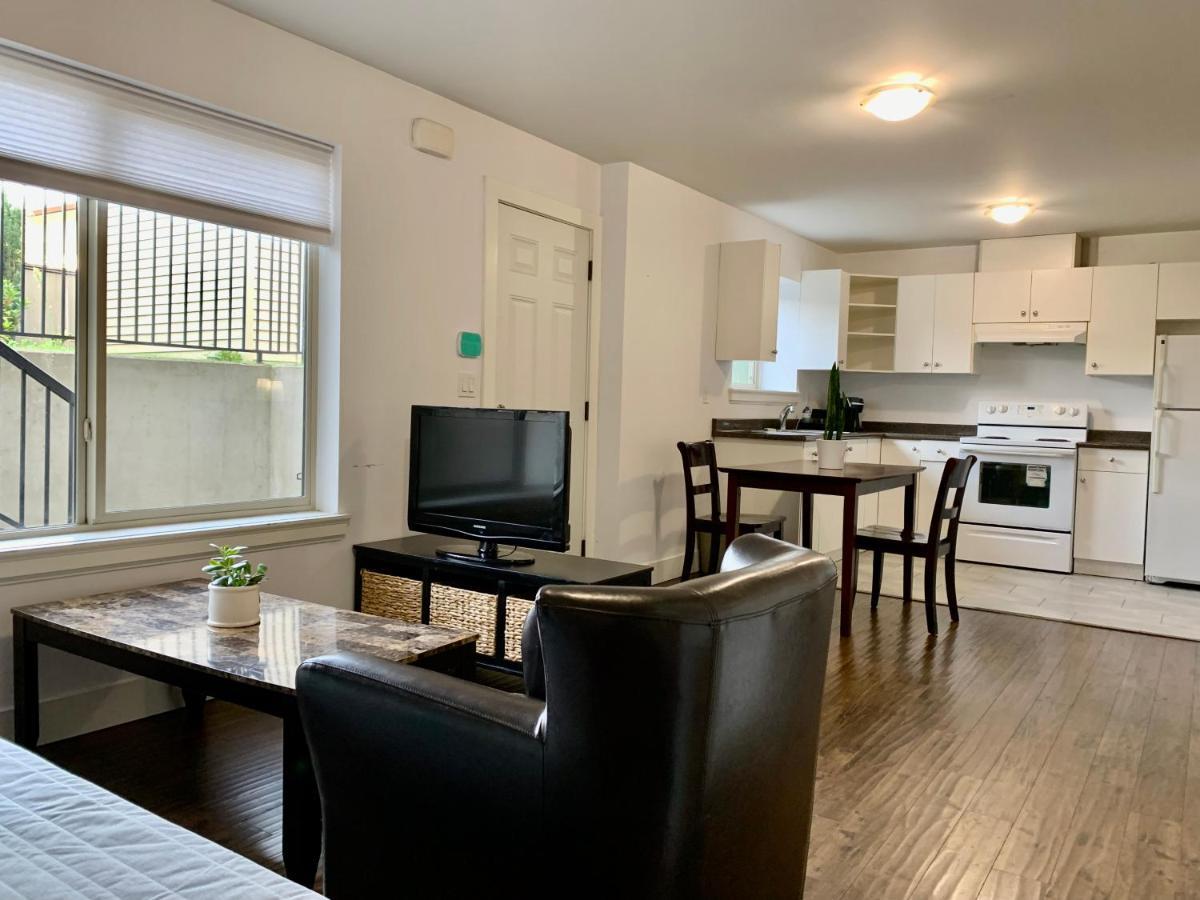 Spacious Burnaby Guest Home מראה חיצוני תמונה