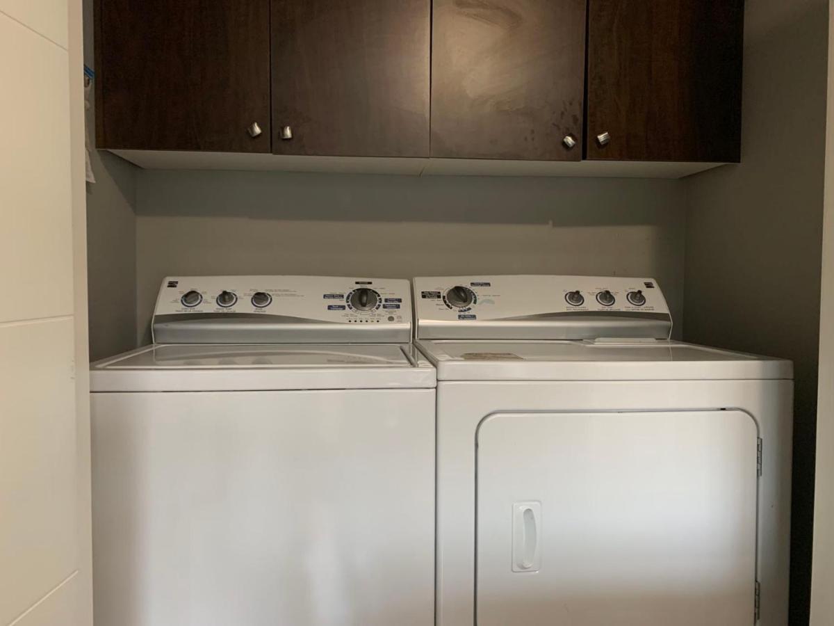 Spacious Burnaby Guest Home מראה חיצוני תמונה