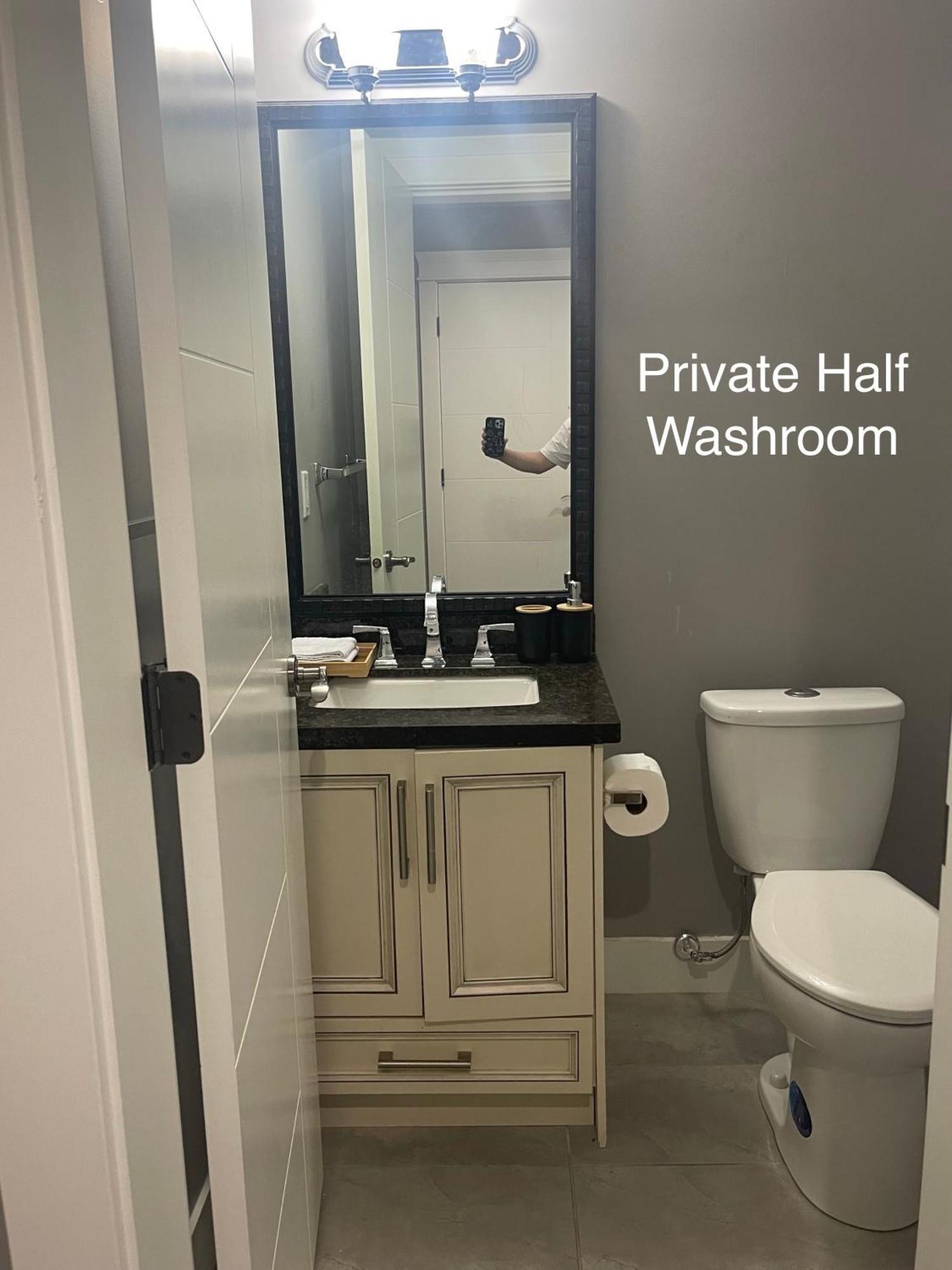Spacious Burnaby Guest Home מראה חיצוני תמונה